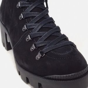 Schutz Xayane Women’s SIze 10 B Black Combat Lace Up Suede Lug Sole Boot